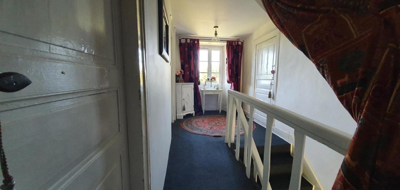 Bed and Breakfast Wisteria House Chanteloup  Экстерьер фото