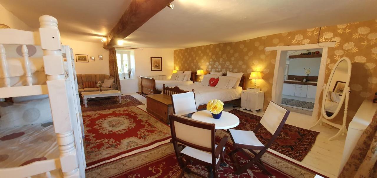 Bed and Breakfast Wisteria House Chanteloup  Экстерьер фото