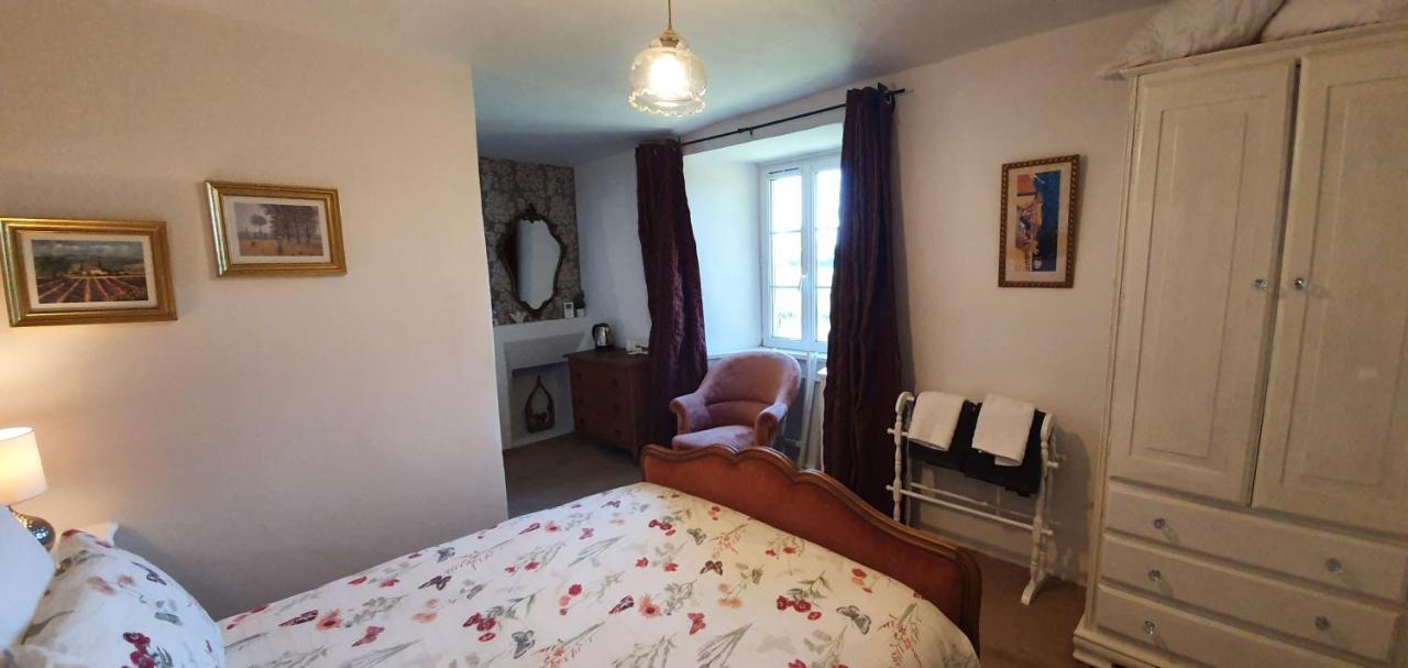 Bed and Breakfast Wisteria House Chanteloup  Экстерьер фото