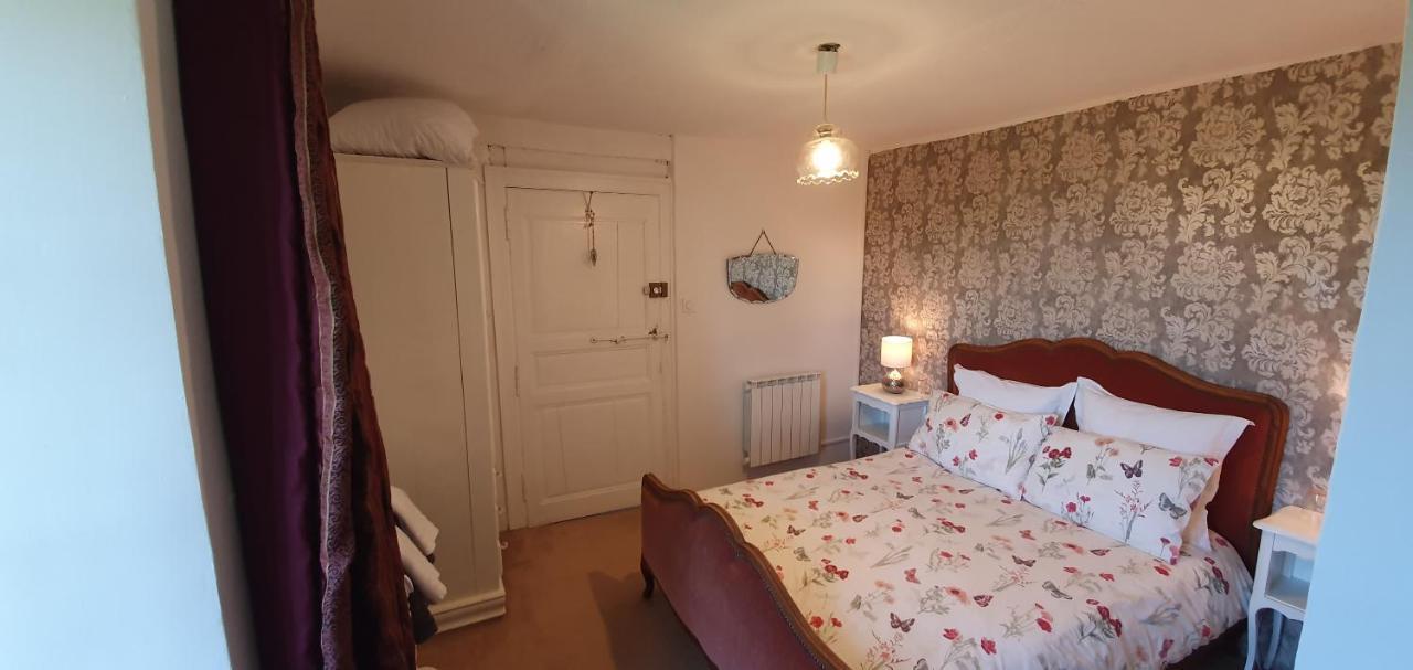 Bed and Breakfast Wisteria House Chanteloup  Экстерьер фото