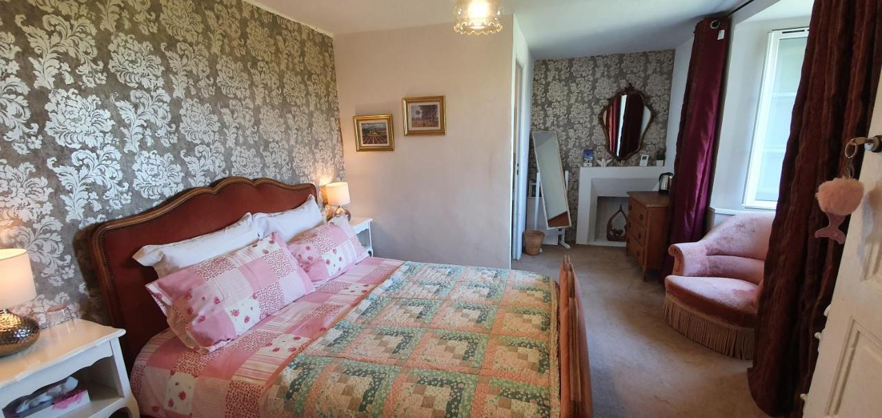 Bed and Breakfast Wisteria House Chanteloup  Экстерьер фото