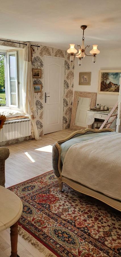 Bed and Breakfast Wisteria House Chanteloup  Экстерьер фото