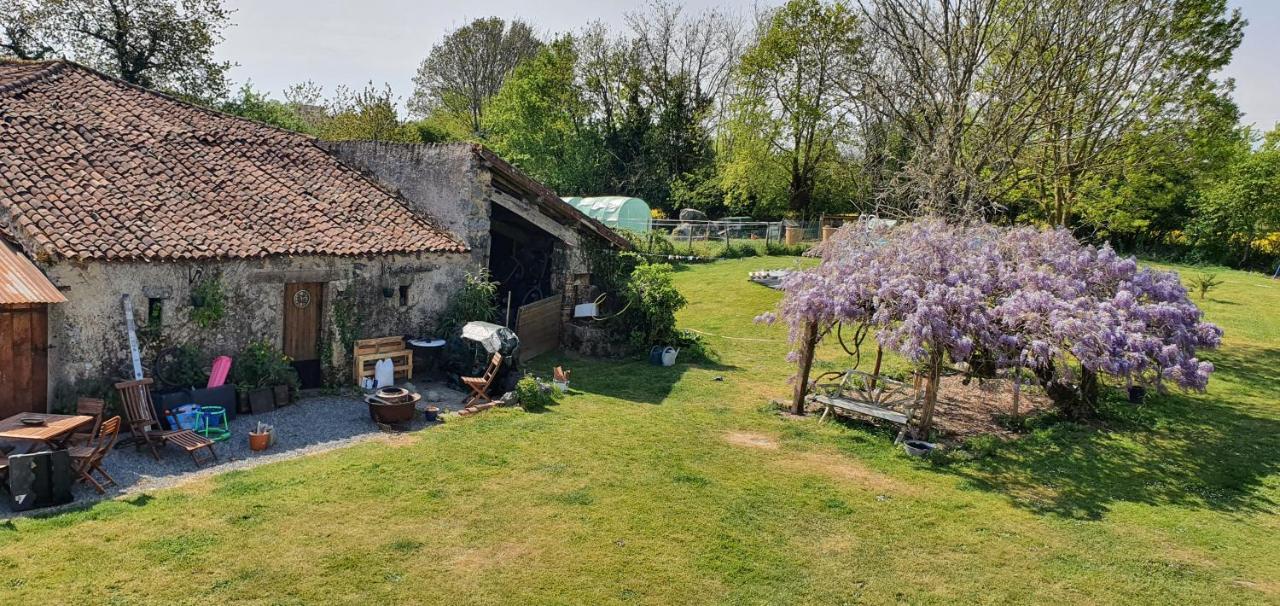 Bed and Breakfast Wisteria House Chanteloup  Экстерьер фото