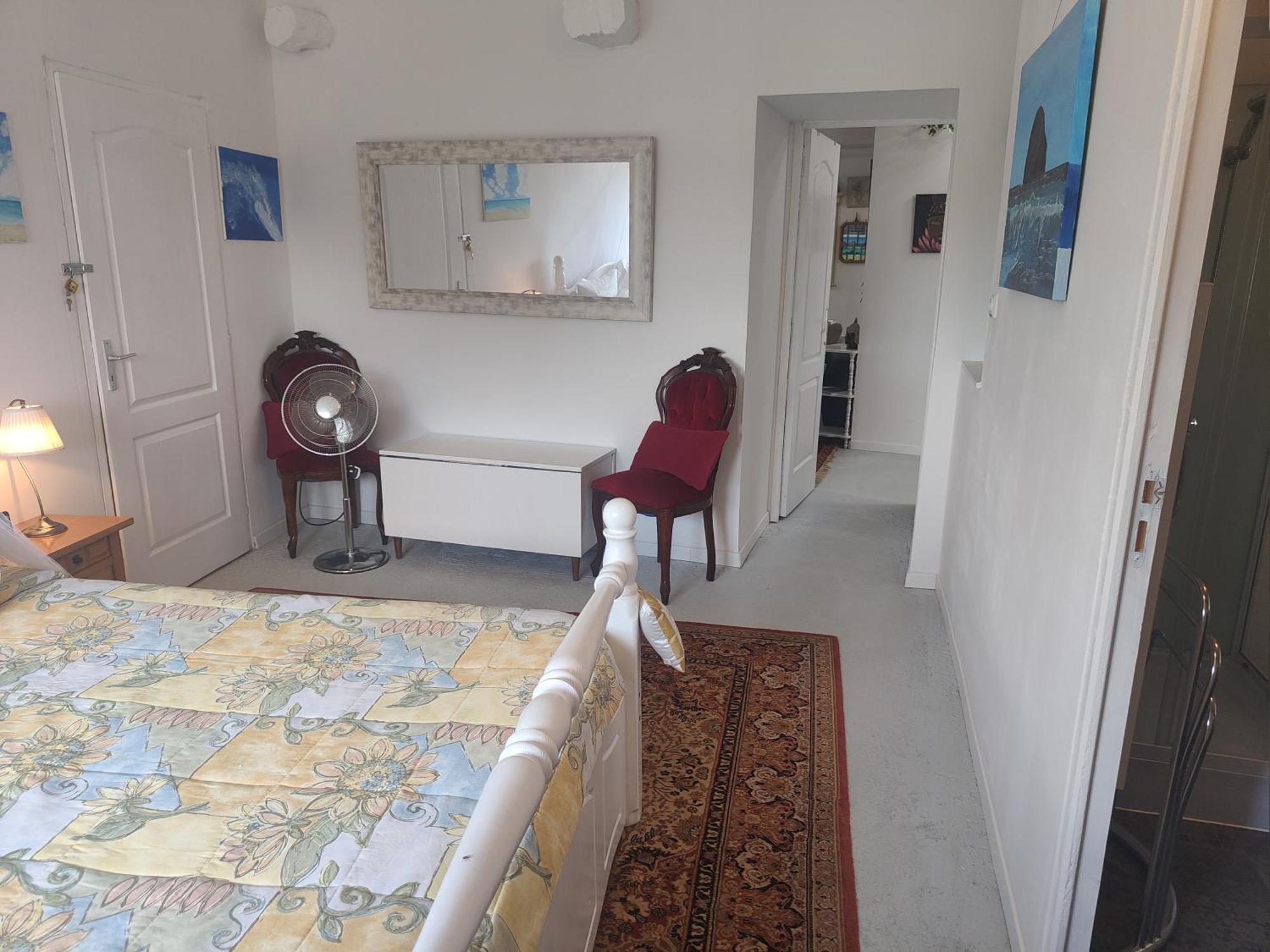 Bed and Breakfast Wisteria House Chanteloup  Экстерьер фото