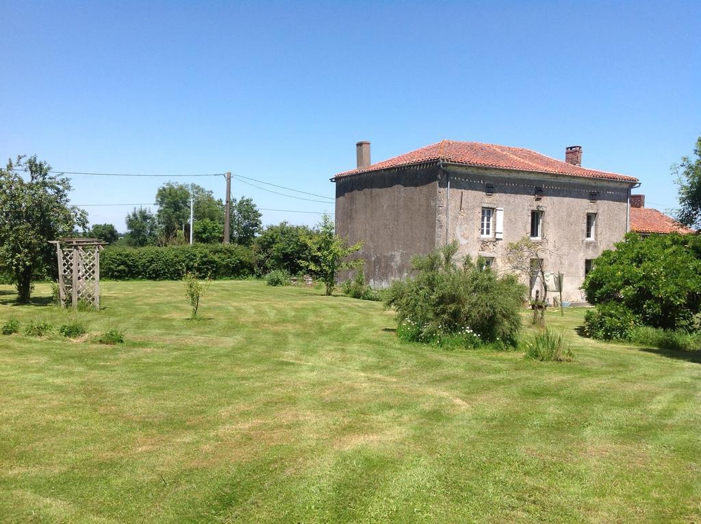 Bed and Breakfast Wisteria House Chanteloup  Экстерьер фото