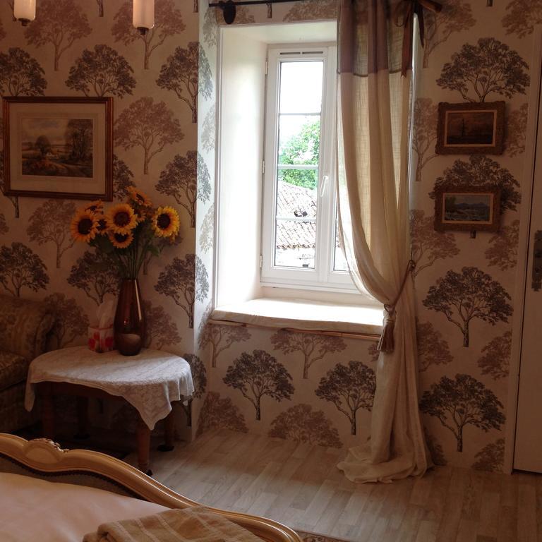 Bed and Breakfast Wisteria House Chanteloup  Экстерьер фото