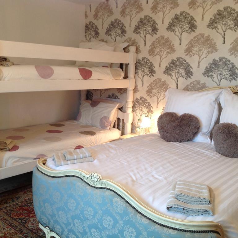 Bed and Breakfast Wisteria House Chanteloup  Экстерьер фото