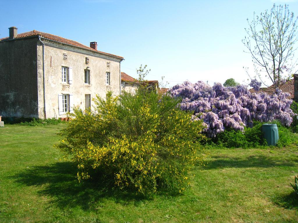 Bed and Breakfast Wisteria House Chanteloup  Экстерьер фото